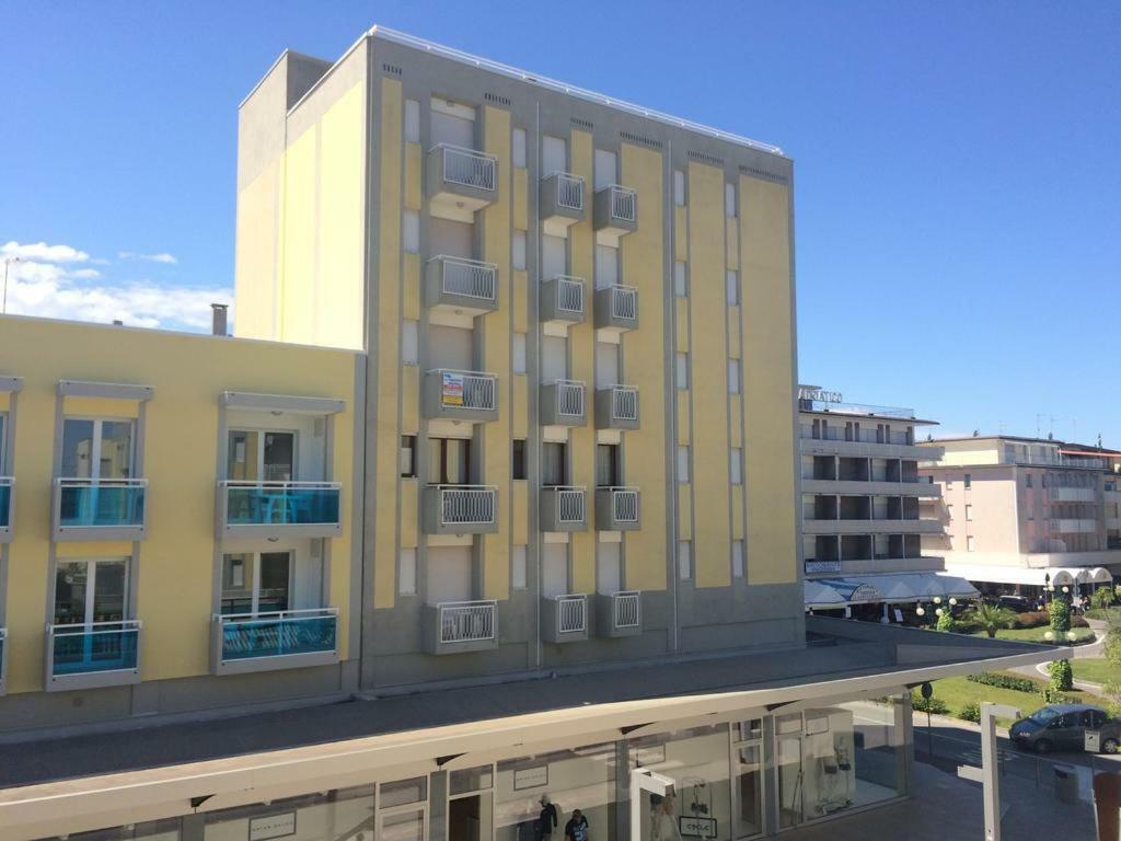 Condominio Mauro Bibione Exterior photo